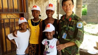 Vì sao người dân Châu Phi rất yêu mến người Việt Nam | Trung Notes